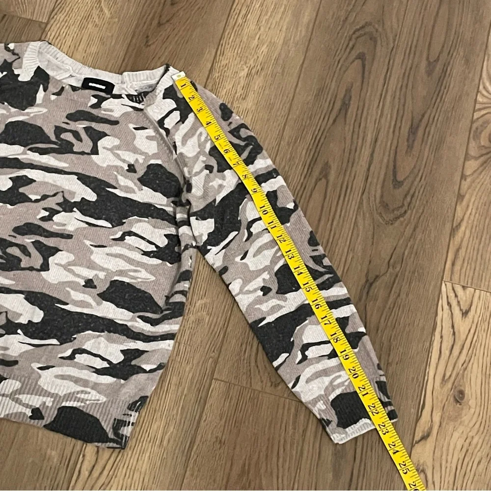 Monrow camo crewneck